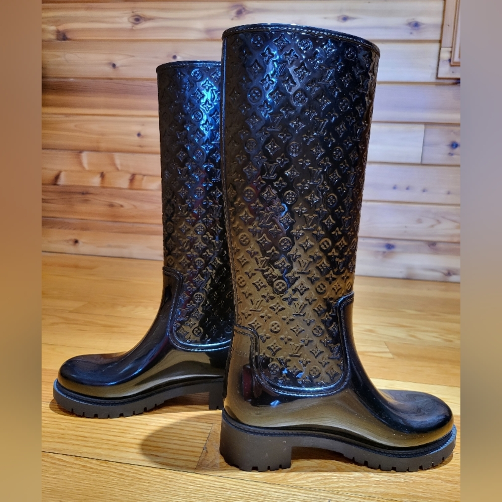 Black LV rain boots size 36 Eu - Picture 1 of 5